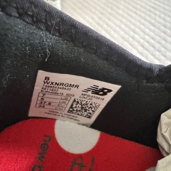 NWT New Balance Disney Minnie Mouse Shoes! - Picture 6 of 9